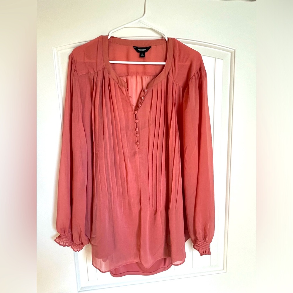Simply Vera top from Kohls. Size 3x. Brand new with tags still attached.